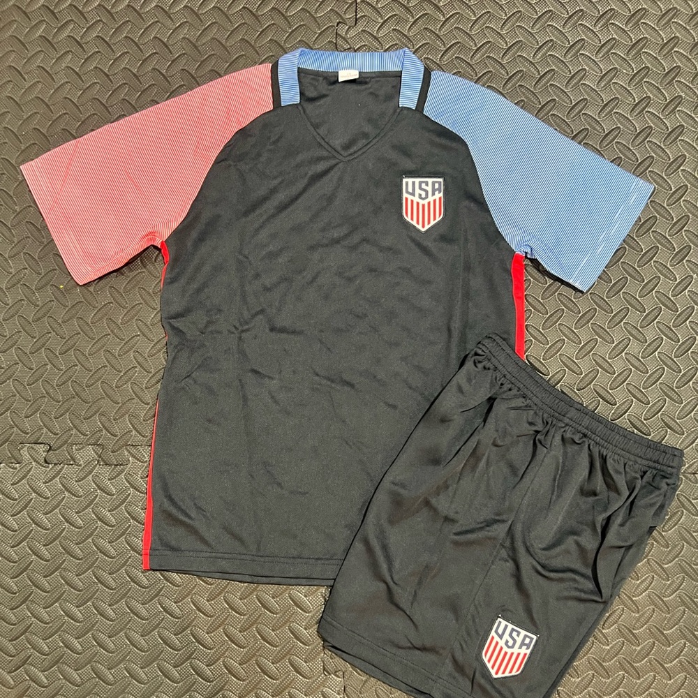 Brand new USA soccer kids sets (jersey + short)